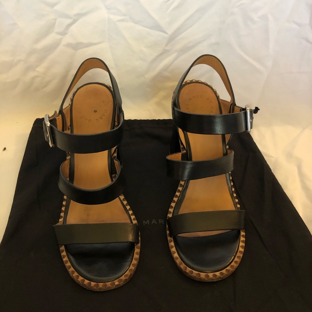 marc by marc jacobs black chunky heeled sandal.